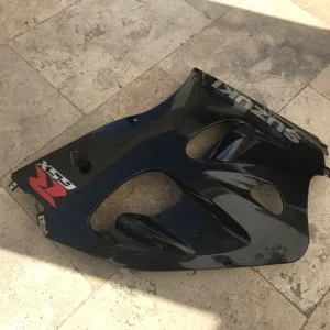 Flanc avant droit carenage noir SUZUKI GSXR SRAD 1996-1999