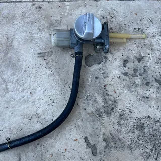 125 ybr yamaha - Robinet essence réservoir