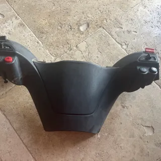 COUVRE GUIDON AVANT commodo - PIAGGIO X9 125 (2000 - 2003)