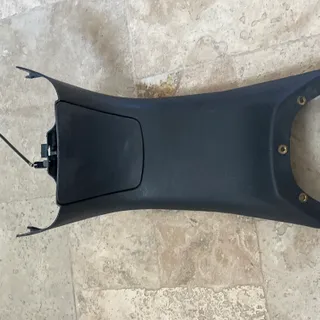 carénage centrale avec trappe essence origine PIAGGIO 125 X9