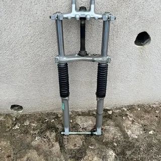 TW 125 Yamaha Fourche complete