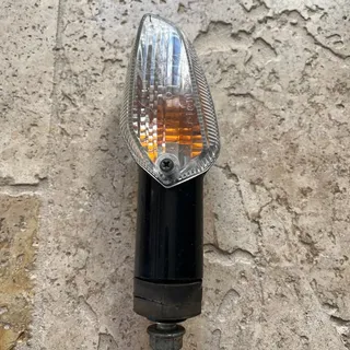 125 cbf clignotants Avant 2009Honda