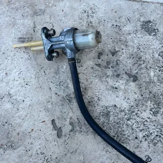 125 ybr yamaha - Robinet essence réservoir