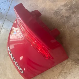 Carénage arrière centrale avec feu stop PIAGGIO X9 125 - 2003
