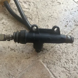 Ducati MONSTER maitre cylindre etrier frein Arriere brembo