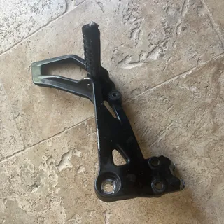 Cale pied et platine conducteur gauche KTM RC  125