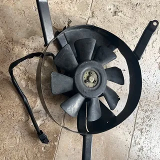 Suzuki 750 gsxr w Ventilateur radiateur eau d'origine 1992 -1995