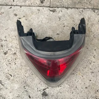 125 cbr feu arriere 2005 Honda