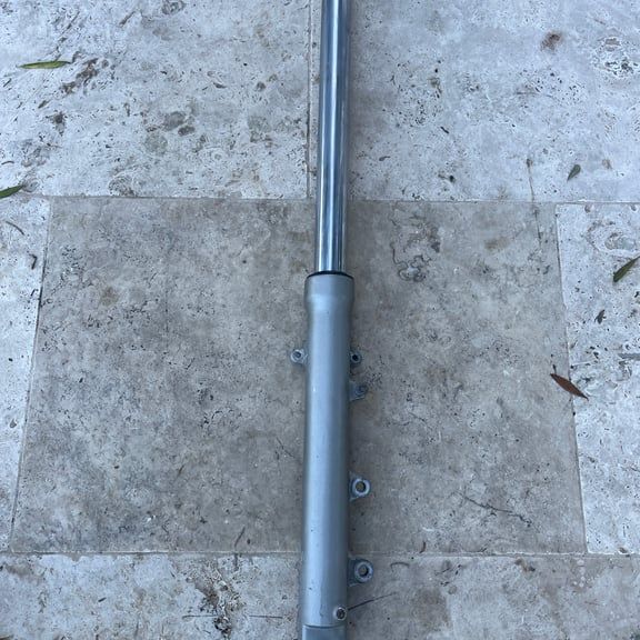 Yamaha 125 TDR tube fourche gauche  YAMAHA 125 TDR 4FU et 5AE