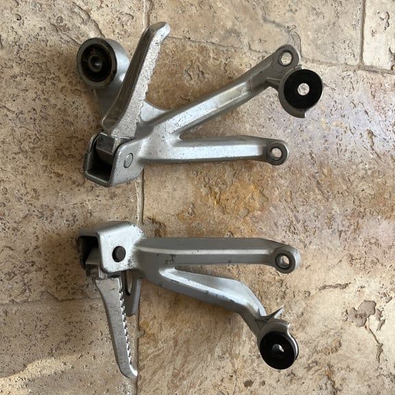Suzuki Gsxr SRAD cales pieds arrière gauche et droit