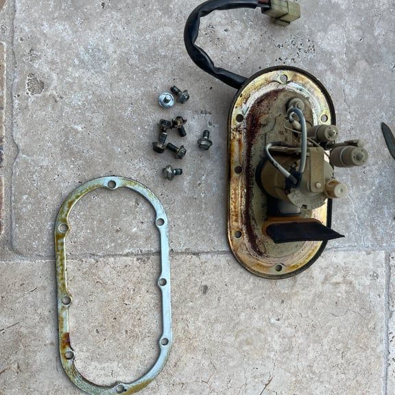 Pompe essence SUZUKI GSXR 600 SRAD de 1996 / 2000