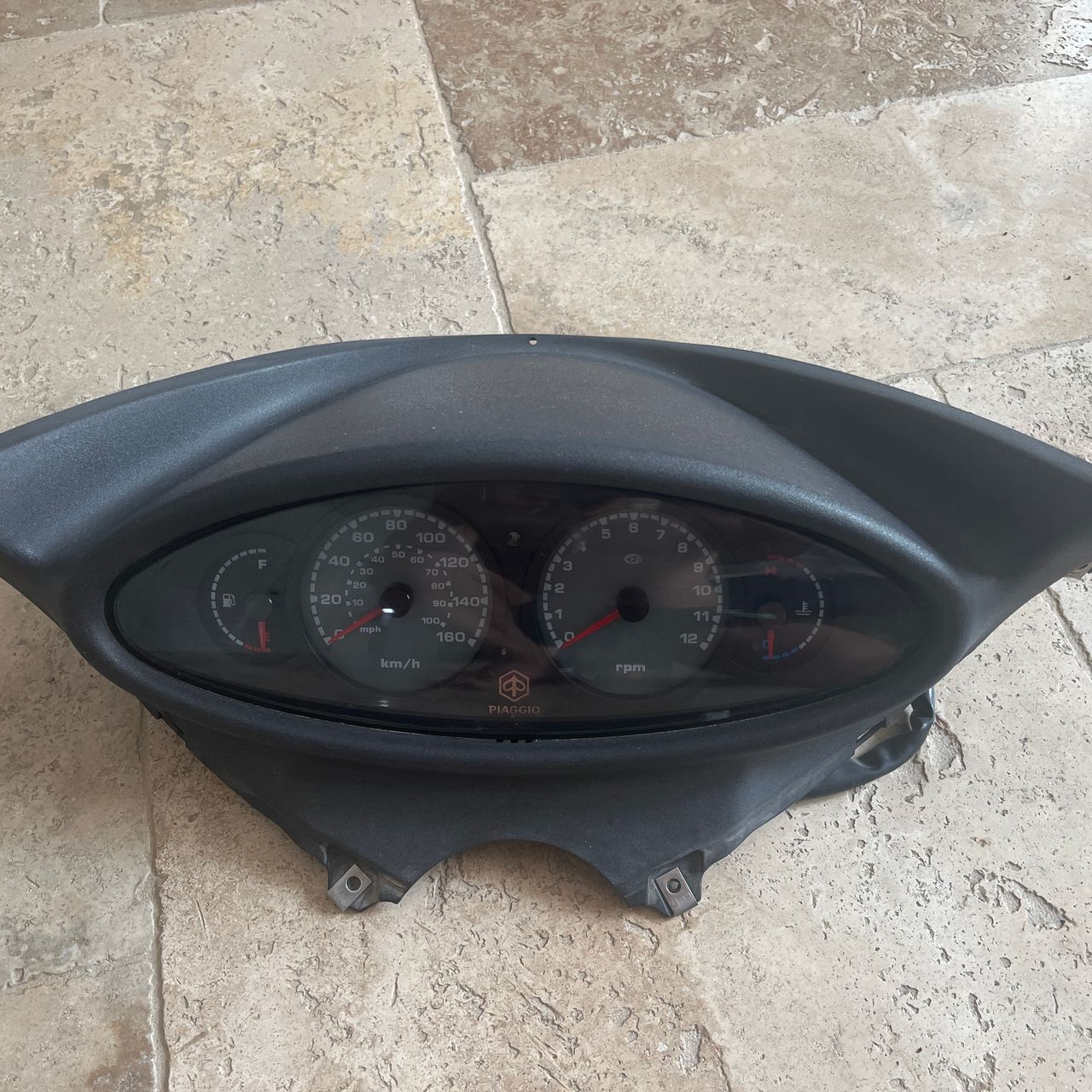 Compteur km, compte tour  piaggio X9 125 de 2000 a 2003
