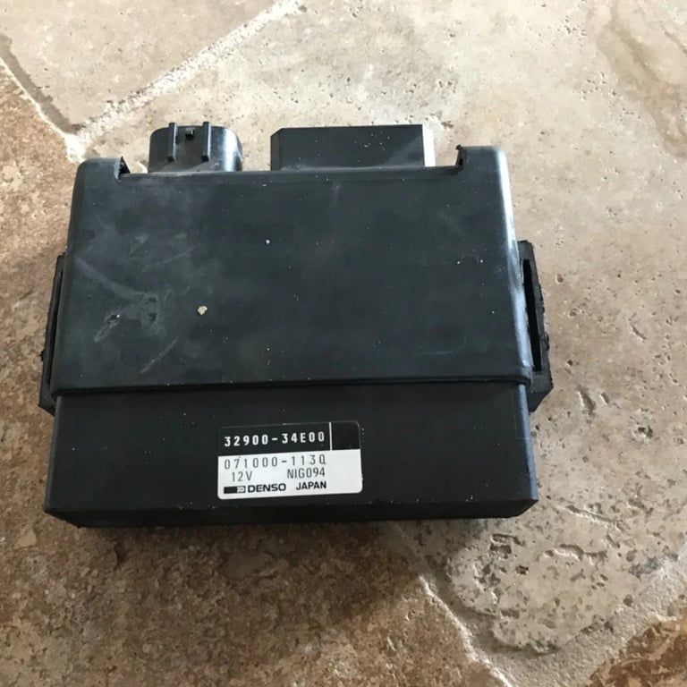 CDI GSXR 600 SRAD REF 32900-34E00 années 1997/2000