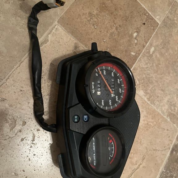 Honda 125 cbf compteur tableau de bord 2009