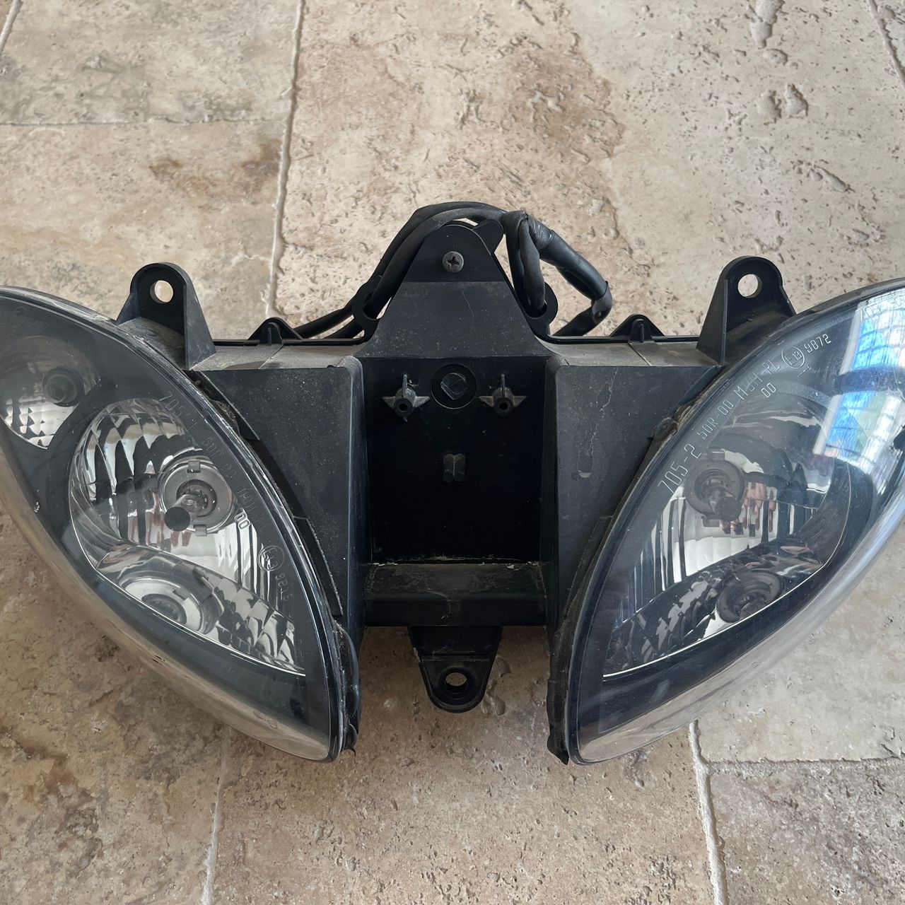 Phare avant pour Piaggio 125 X9 de 2000 a 2003