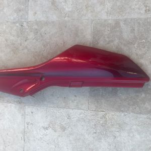 125 tdr Carénage arrière gauche  bordeaux Yamaha