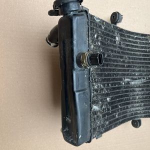 Suzuki 600 gsxr srad radiateur d eau d'origine avec ventilateur