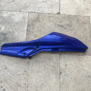 125 tdr Carénage arrière gauche  bleu Yamaha
